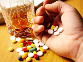 kombinācija ar antibiotikām un alkoholu