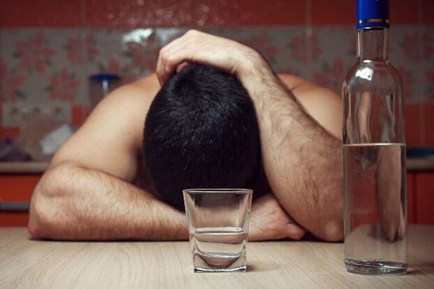 Vīriešu alkoholisms, kas izraisa letālas sekas ķermenim