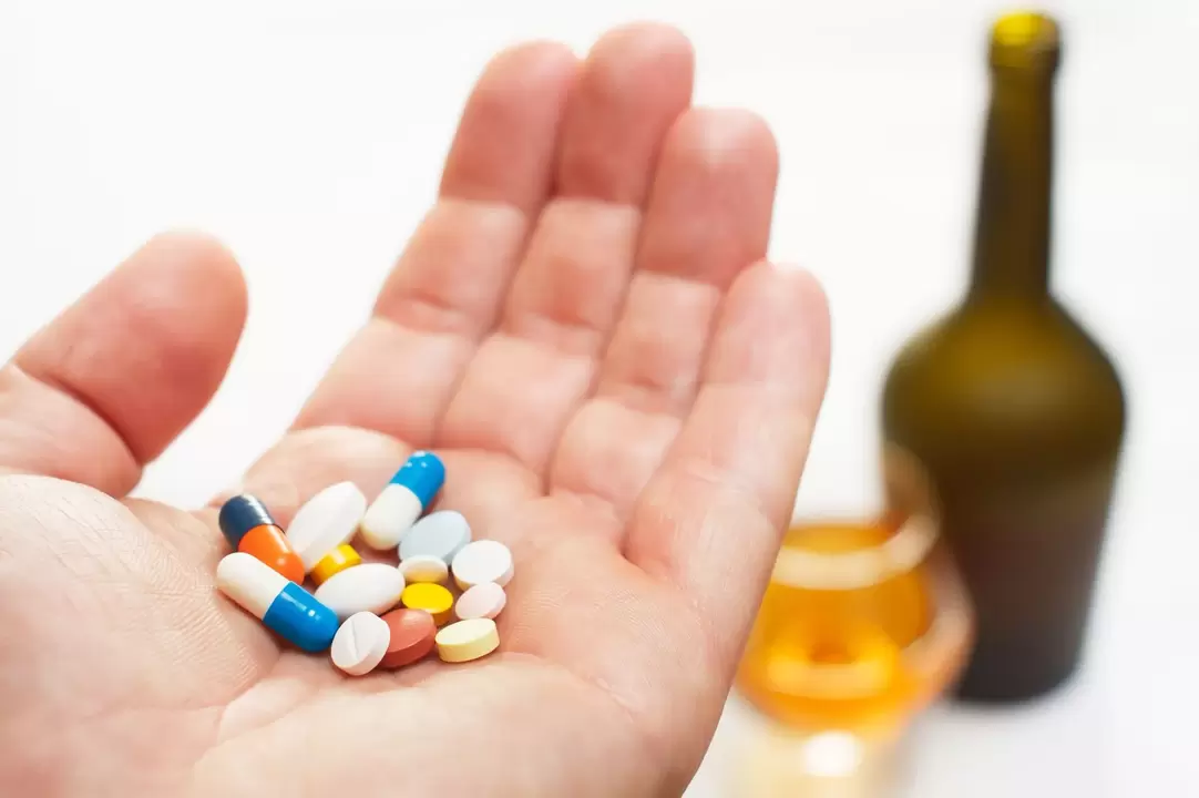 Vai ir iespējams kombinēt antibiotikas un alkoholu
