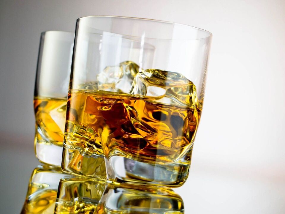 Alkohols, kas sievietēm izraisa fizisku un psiholoģisku atkarību
